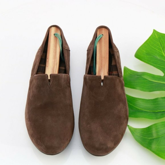 born suree slip on